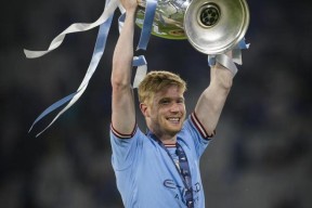 kaiyun中国在线登录 德布劳内在FPX比赛中败北，出色发挥引发热议！